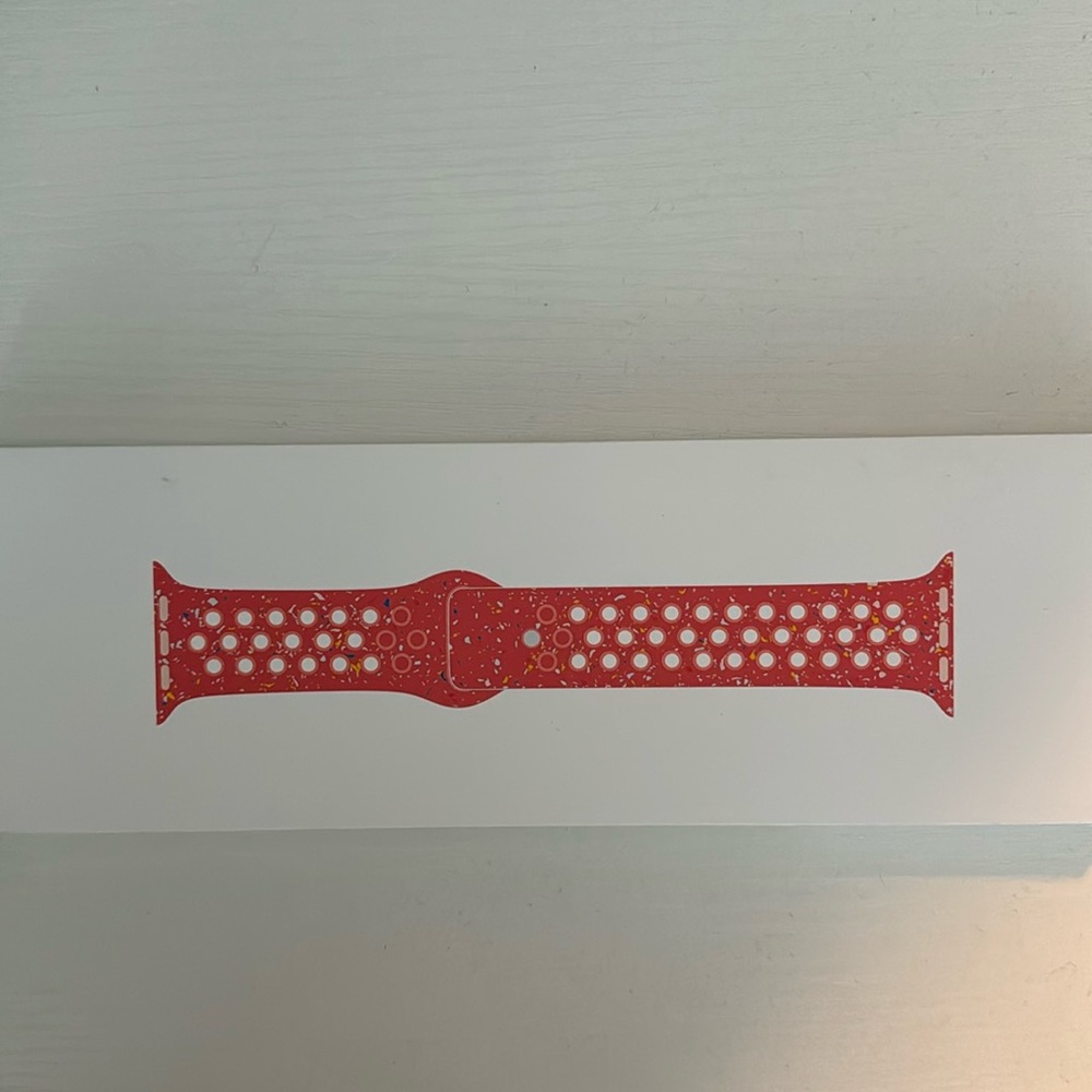 Apple Watch 41mm Magic Ember Nike Sport Band S/M